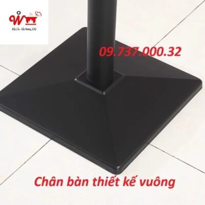 chân bàn được thiết kế vuông xịn