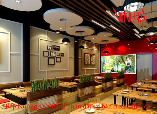 bếp nướng thịt bằng than đặt tại bàn ở khánh hòa