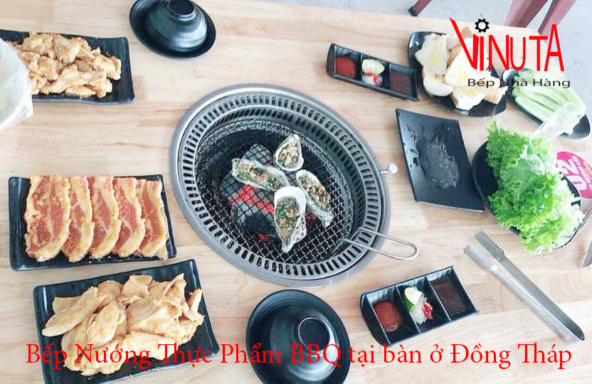 bếp nướng thực phẩm bbq tại bàn ở đồng tháp