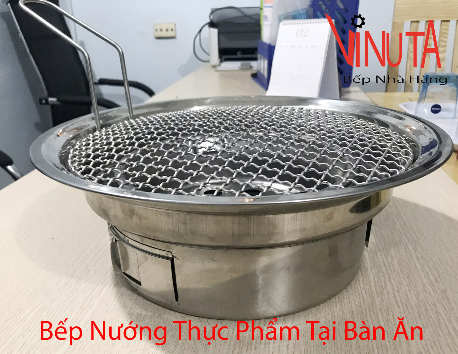 bếp nướng thực phẩm tại bàn ăn