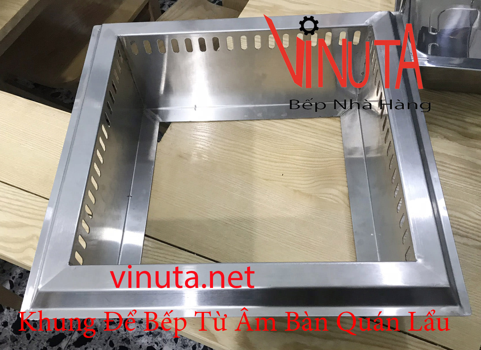 khung để bếp từ âm bàn quán lẩu ở Vĩnh Long