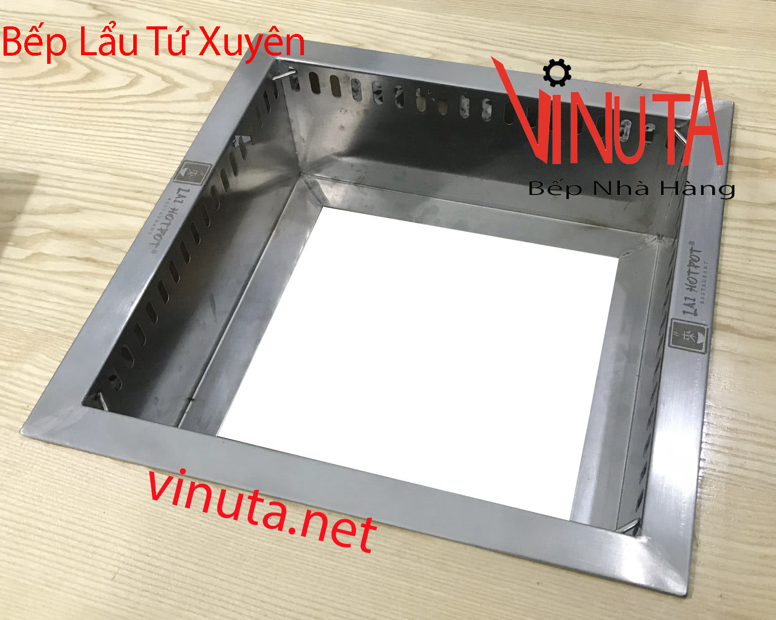 khung để bếp từ hình vuông âm bàn
